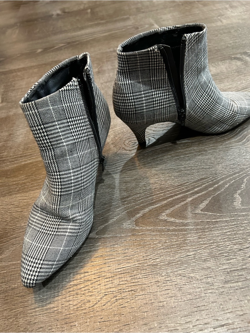 Simply  Vera Vera Wang Gray & Black Plaid Pointed Ankle Booties